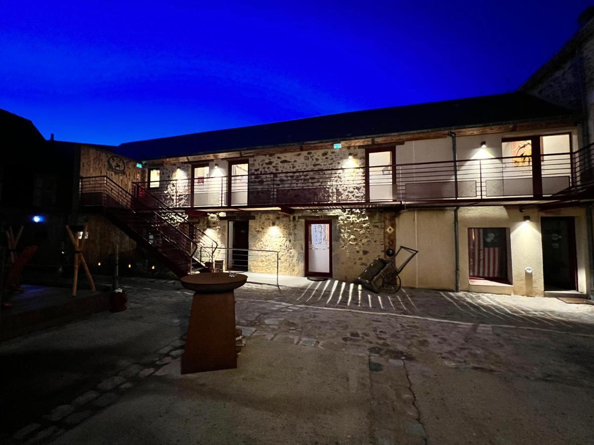 Hotel Le Ranch Brûlon エクステリア 写真
