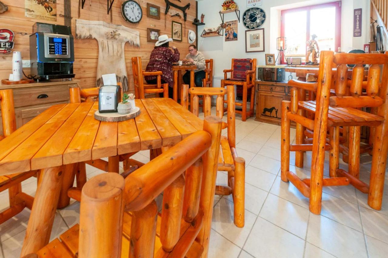 Hotel Le Ranch Brûlon エクステリア 写真