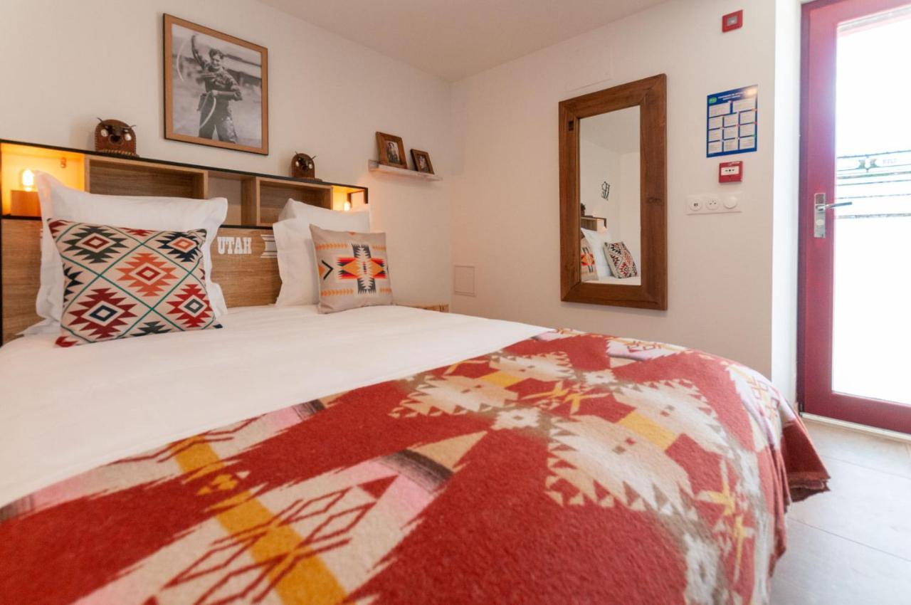 Hotel Le Ranch Brûlon エクステリア 写真