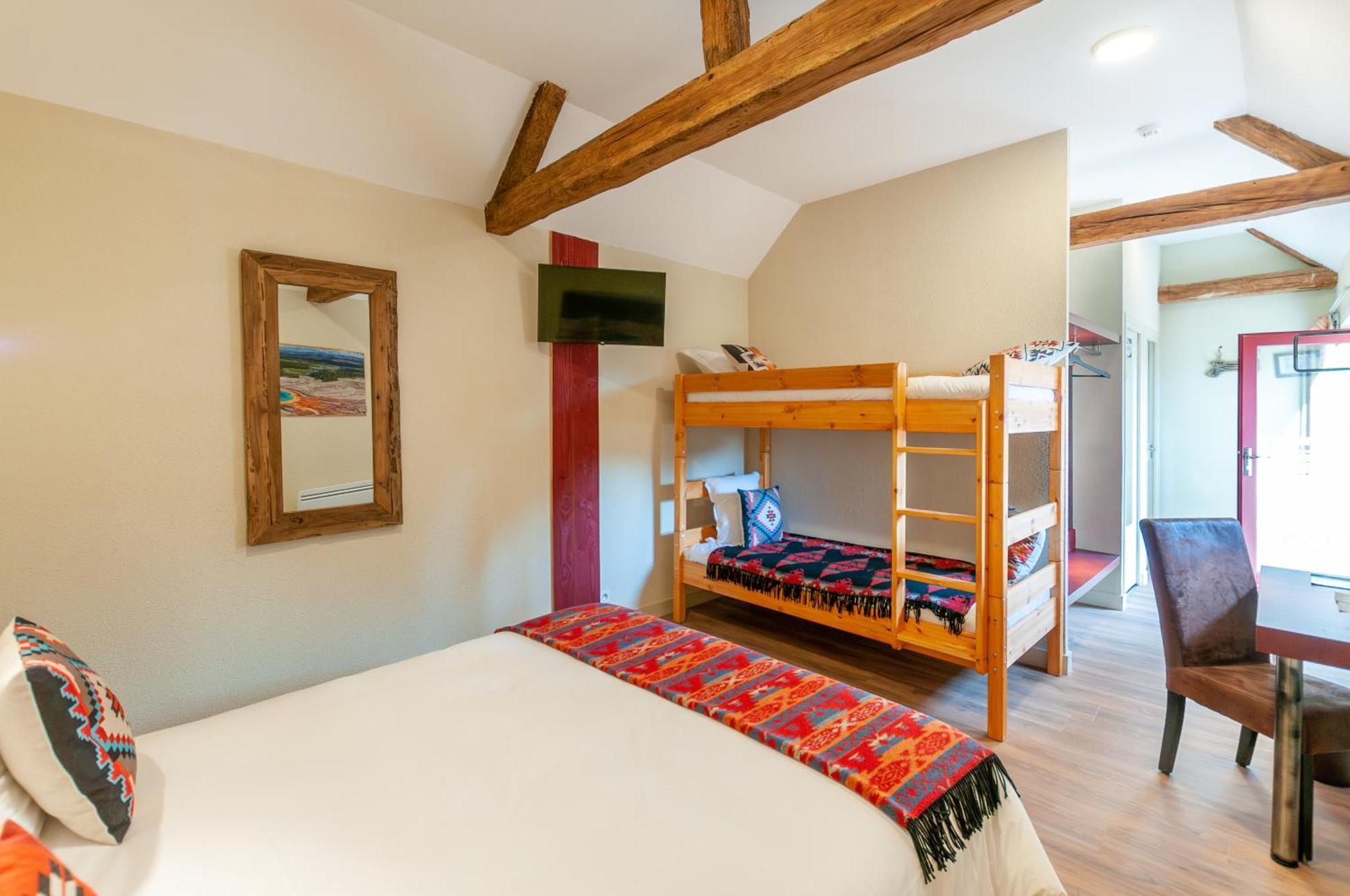 Hotel Le Ranch Brûlon エクステリア 写真